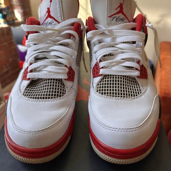 Air Jordan 4 Retro Fire Red 2012 - Picture 3 of 8